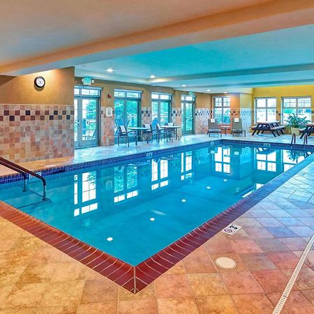 Residence Inn Minneapolis Плимът Екстериор снимка