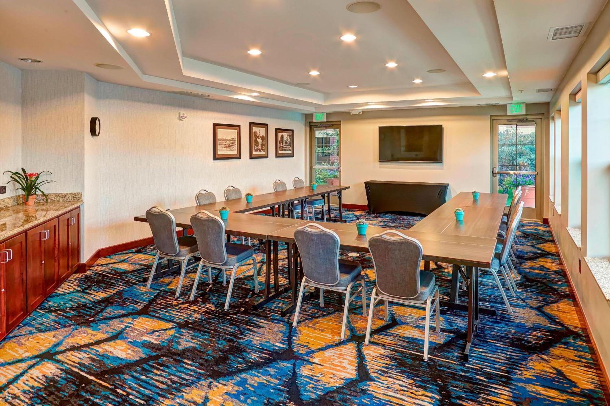 Residence Inn Minneapolis Плимът Екстериор снимка