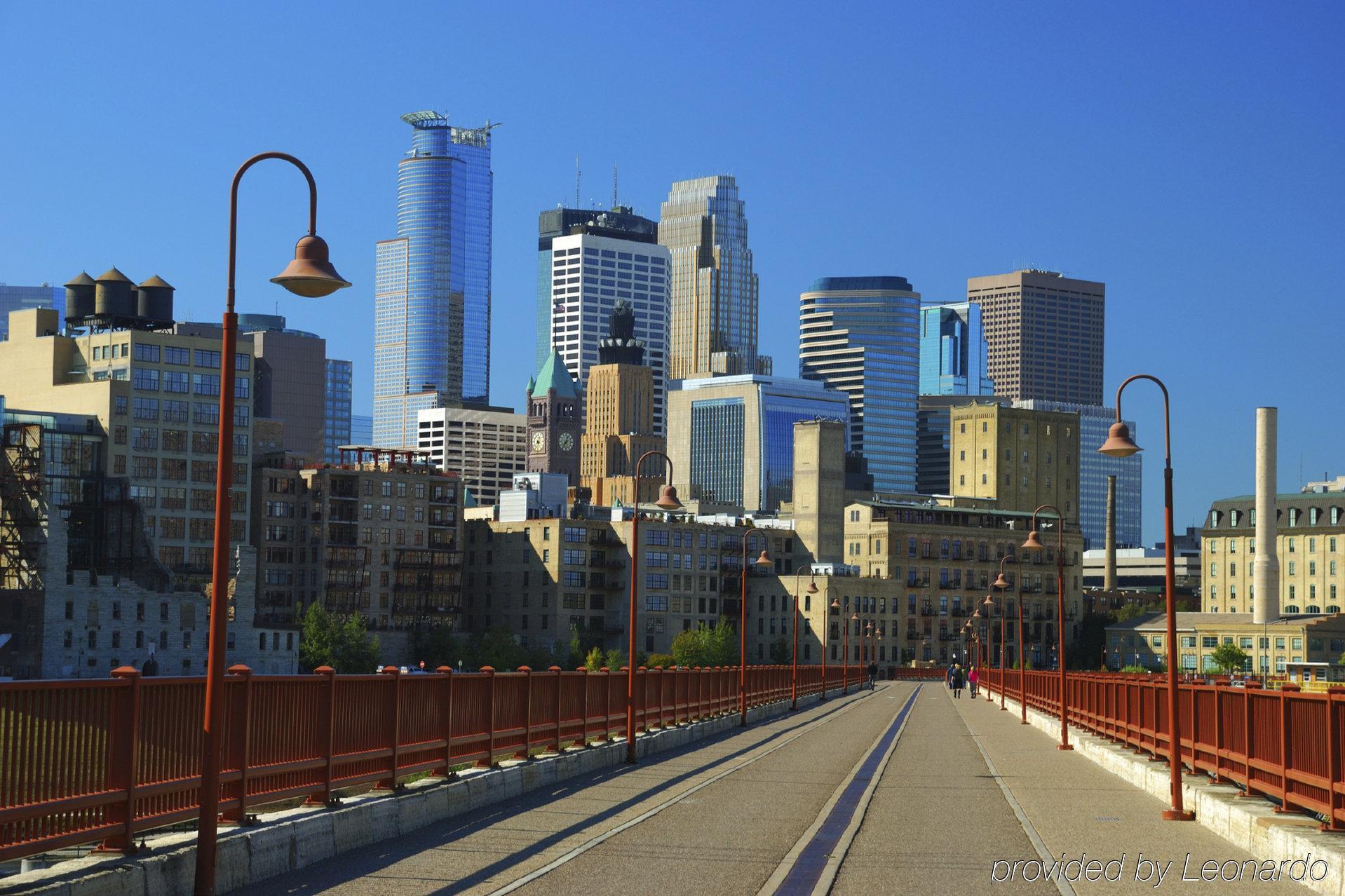 Residence Inn Minneapolis Плимът Екстериор снимка