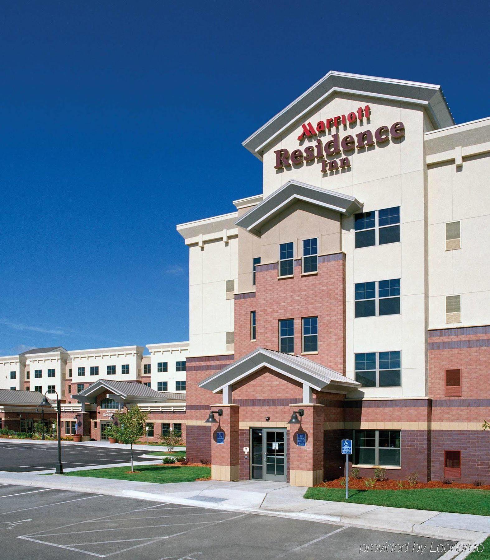Residence Inn Minneapolis Плимът Екстериор снимка