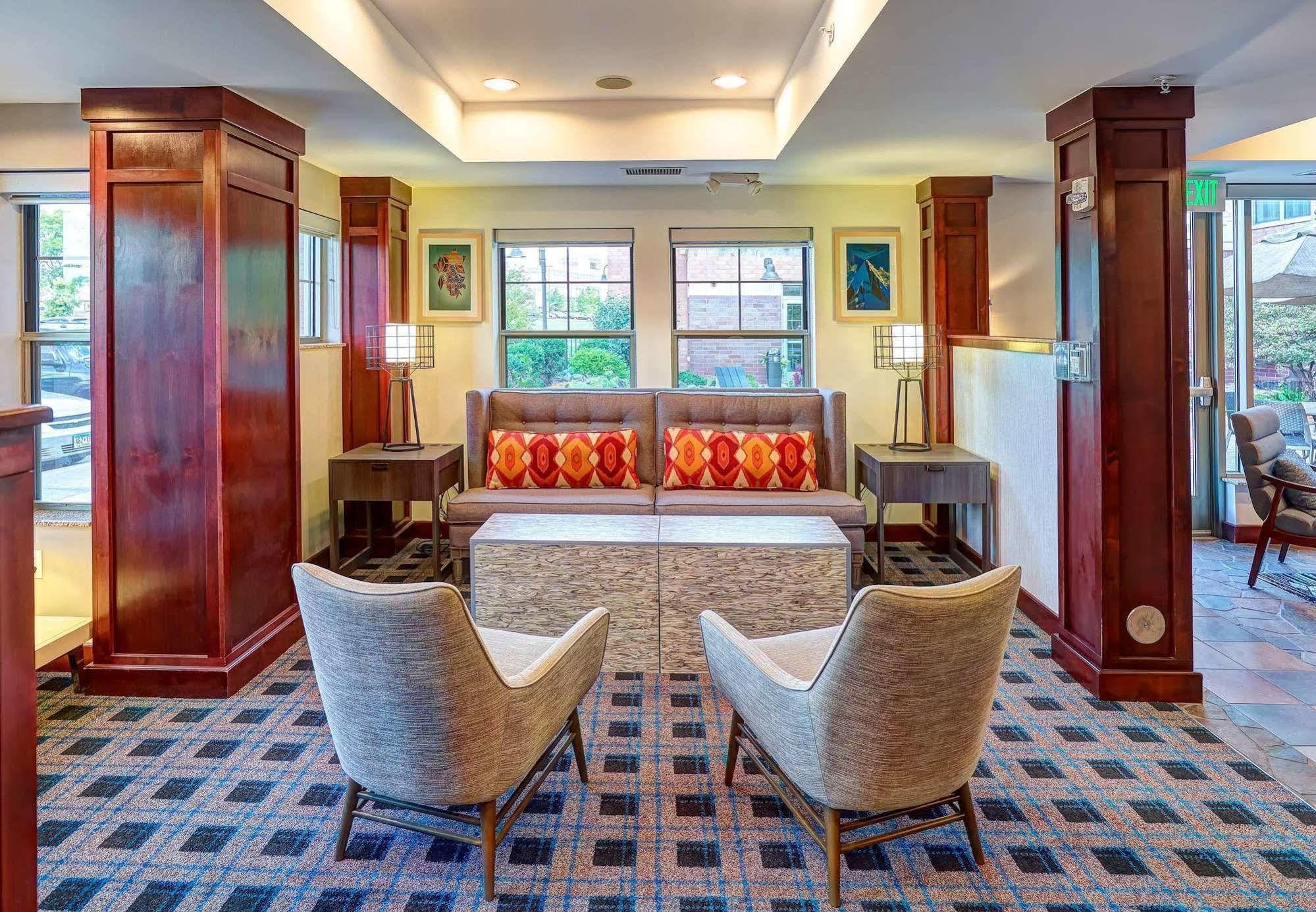 Residence Inn Minneapolis Плимът Екстериор снимка