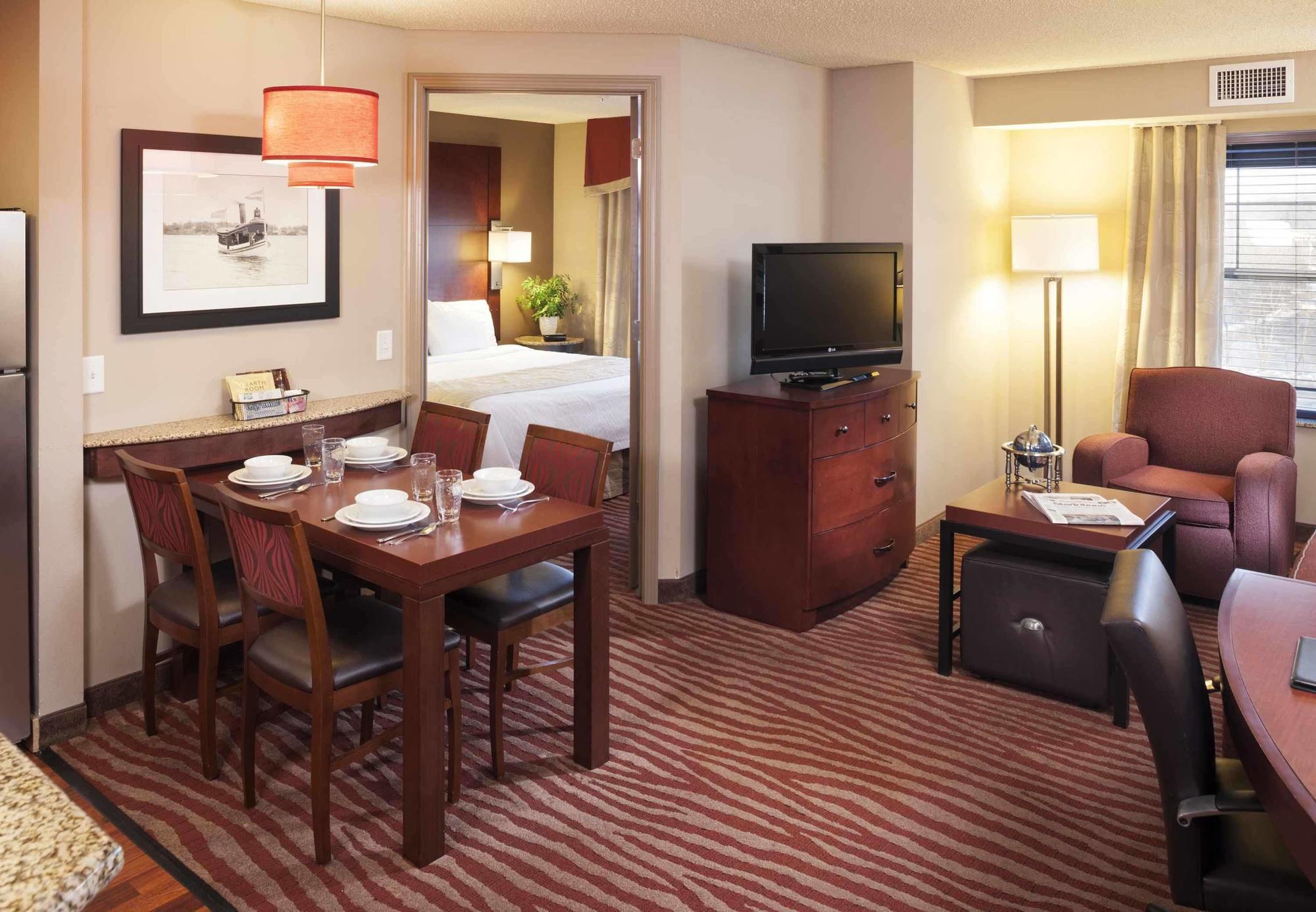 Residence Inn Minneapolis Плимът Екстериор снимка