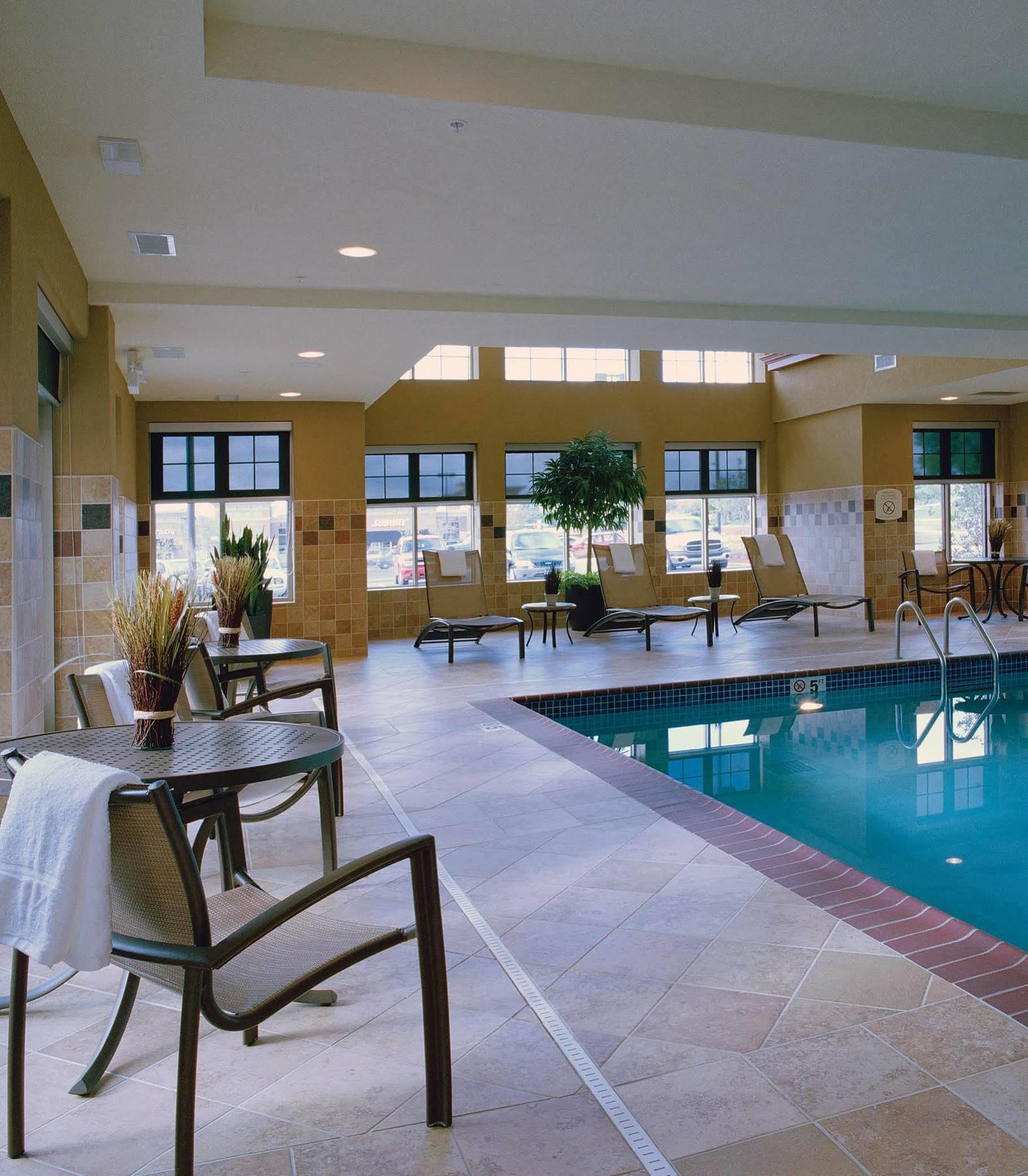Residence Inn Minneapolis Плимът Екстериор снимка